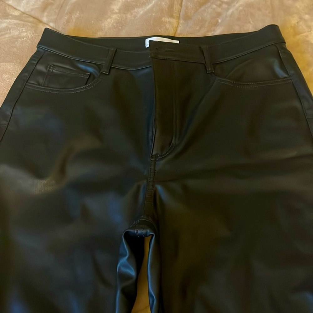 NWOT Loft Faux 5 pocket pant 
New used…. Just tried on